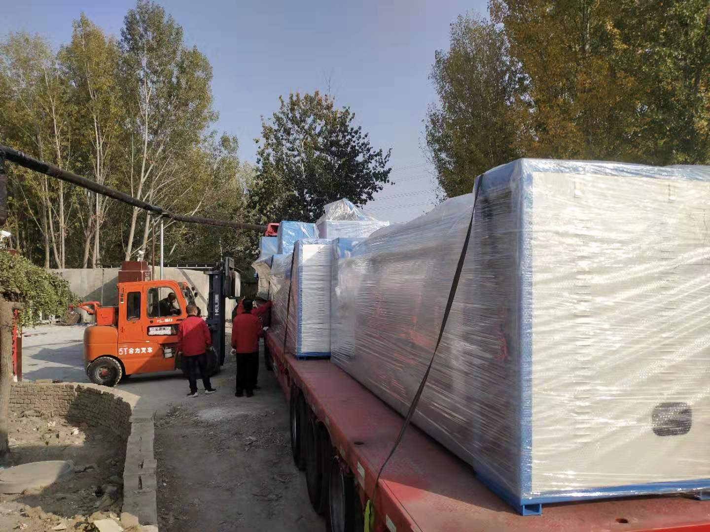 洗衣房后整理設備送貨現場